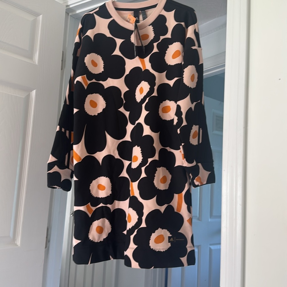 Marimekko adidas . size medium. New with tags - Picture 4 of 7